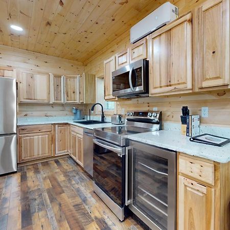 Whiskey Barrel Retreat Villa Sevierville Exterior foto